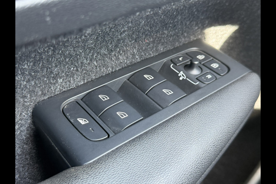 Volvo XC40 1.5 T5 Inscription Plug-in Camera+pdc Navigatie Leder Adapt Cruise Digital dash Stoelverwarming Memory Seats Carplay