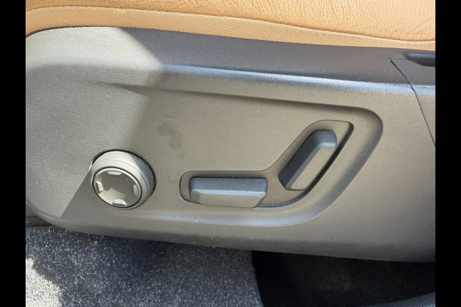 Volvo XC40 1.5 T5 Inscription Plug-in Camera+pdc Navigatie Leder Adapt Cruise Digital dash Stoelverwarming Memory Seats Carplay