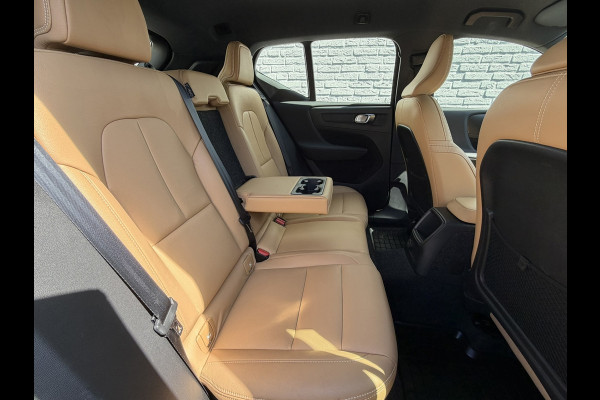 Volvo XC40 1.5 T5 Inscription Plug-in Camera+pdc Navigatie Leder Adapt Cruise Digital dash Stoelverwarming Memory Seats Carplay