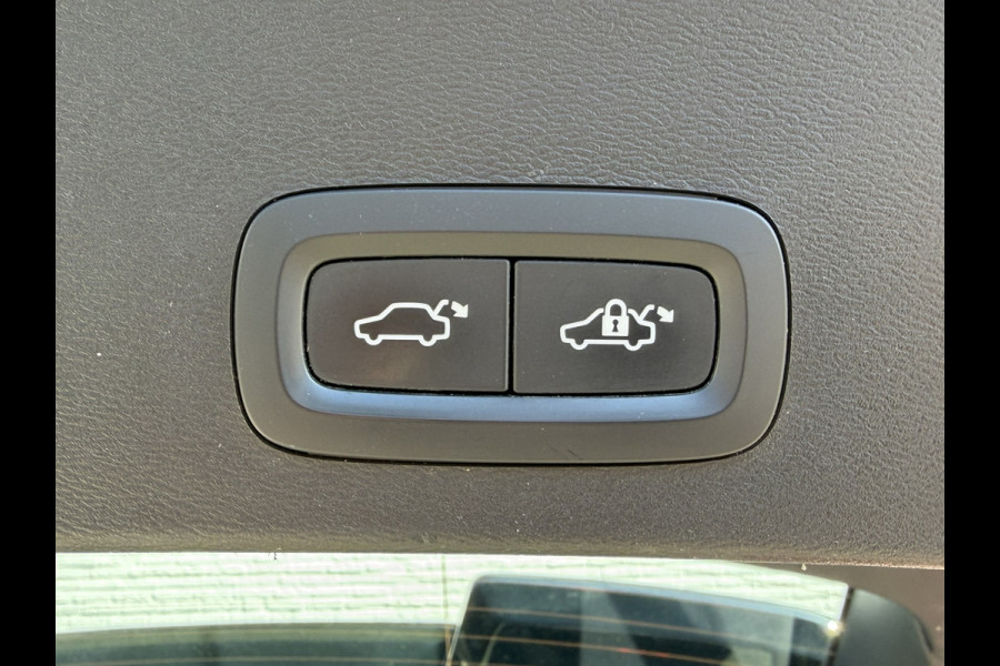 Volvo XC40 1.5 T5 Inscription Plug-in Camera+pdc Navigatie Leder Adapt Cruise Digital dash Stoelverwarming Memory Seats Carplay