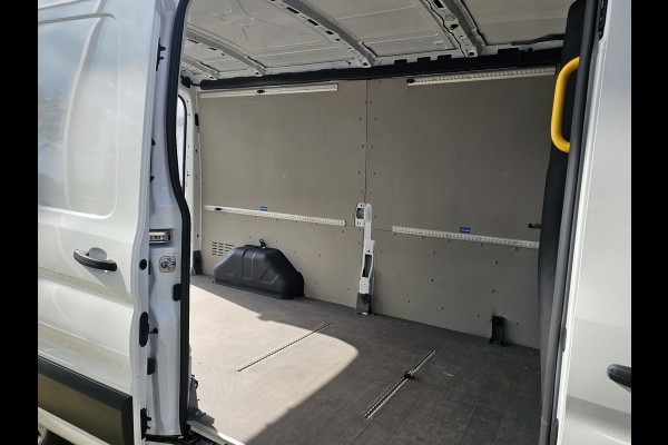 Ford Transit 350 L3H2 2.0 TDCI Trend 130 pk Lane assist | Stoelverwarming | Cruise control | PDC v+a | Bluetooth