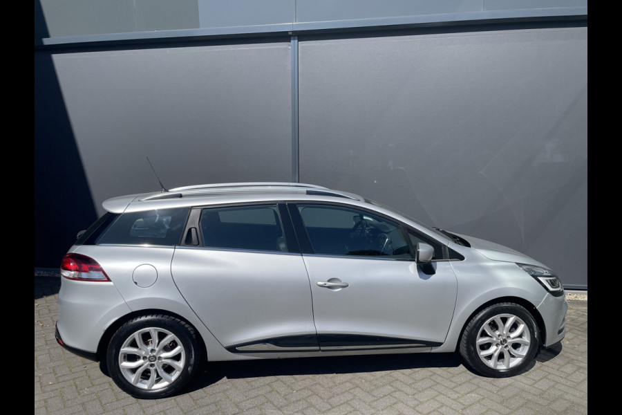 Renault Clio Estate 0.9 TCe Intens Airco - Achteruitrijcamera - Parkeersensor achter - Navigatie - Cruise control - Dakrails - Licht metalen velgen 16 inch - Led verlichting - Elektrische ramen - Keyless entry/ start - Bluetooth - Stuur multifunctioneel - Stuur leder - Radio