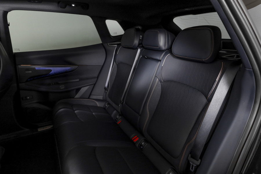 Lynk & Co 08 1.5 PHEV 349 PK More | 200km Elek. | S/K-Panodak | Elek. Stoel+Massage | Stoelverw.+Ventilatie | Matrix Led | Harman/Kardon | 360 Camera | Adapt. Cruise | NAV+App. Connect | LM 21" | 1023