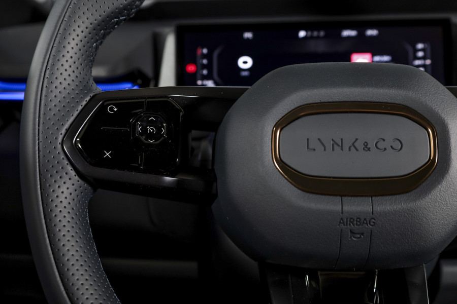 Lynk & Co 08 1.5 PHEV 349 PK More | 200km Elek. | S/K-Panodak | Elek. Stoel+Massage | Stoelverw.+Ventilatie | Matrix Led | Harman/Kardon | 360 Camera | Adapt. Cruise | NAV+App. Connect | LM 21" | 4146