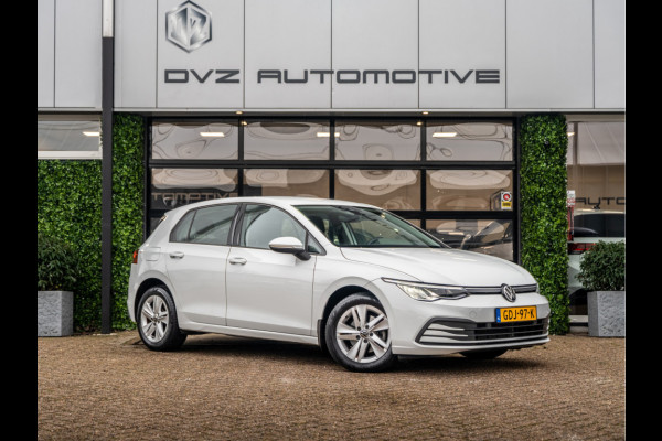 Volkswagen Golf 1.0 eTSI Life | Clima | Ambient | Carplay |