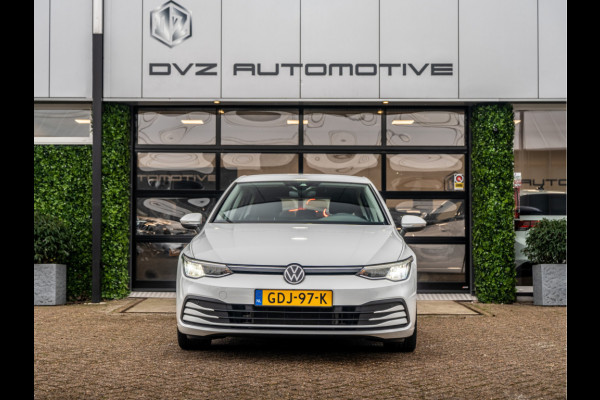 Volkswagen Golf 1.0 eTSI Life | Clima | Ambient | Carplay |