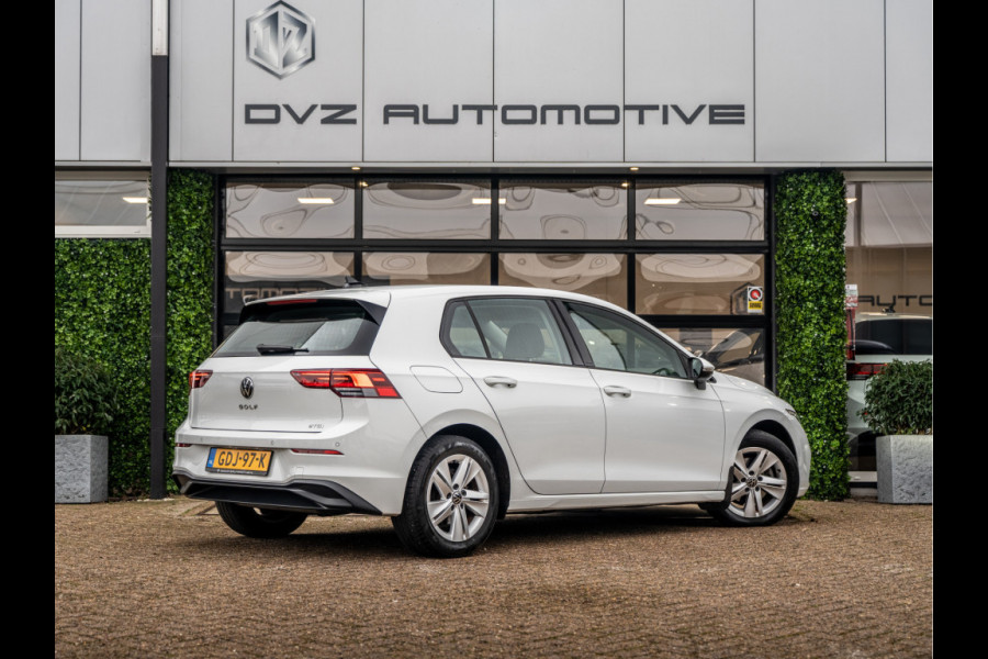 Volkswagen Golf 1.0 eTSI Life | Clima | Ambient | Carplay |