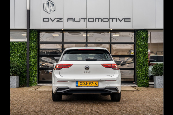 Volkswagen Golf 1.0 eTSI Life | Clima | Ambient | Carplay |
