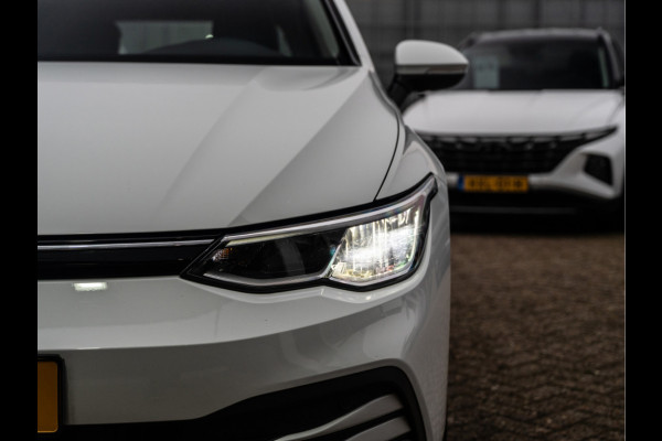Volkswagen Golf 1.0 eTSI Life | Clima | Ambient | Carplay |