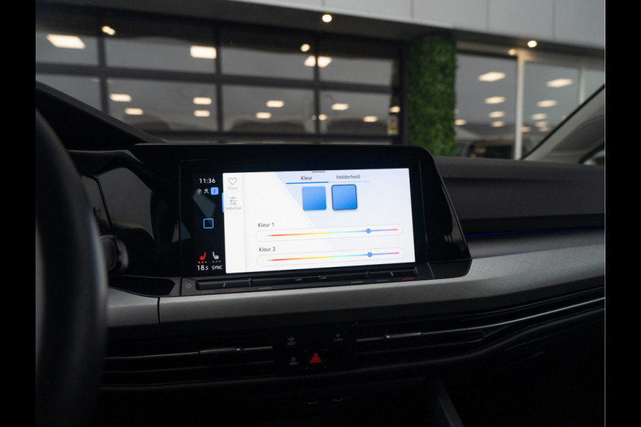 Volkswagen Golf 1.0 eTSI Life | Clima | Ambient | Carplay |