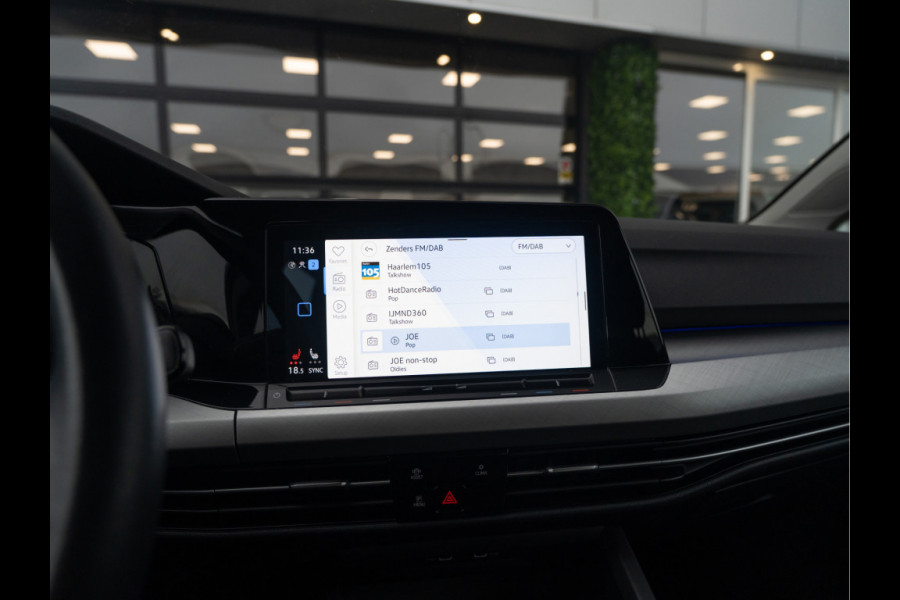 Volkswagen Golf 1.0 eTSI Life | Clima | Ambient | Carplay |