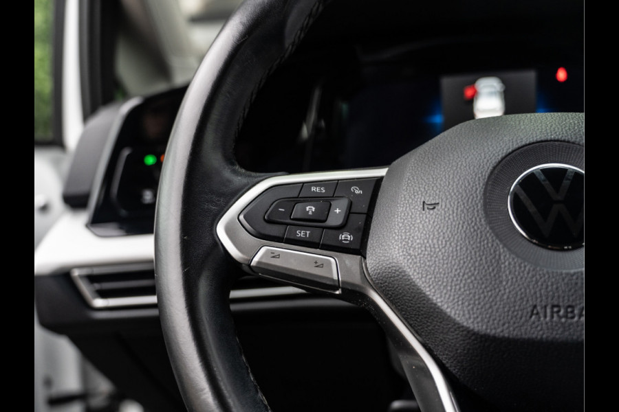 Volkswagen Golf 1.0 eTSI Life | Clima | Ambient | Carplay |