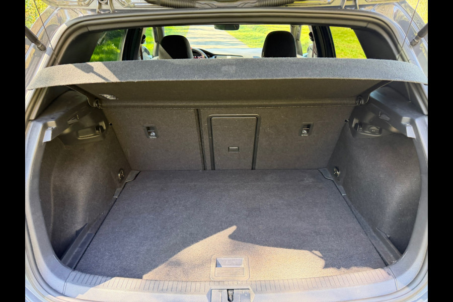 Volkswagen Golf 2.0 TSI GTI TCR | Akrapovic | Keyless | Camera |