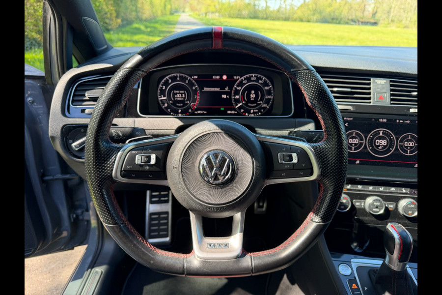 Volkswagen Golf 2.0 TSI GTI TCR | Akrapovic | Keyless | Camera |