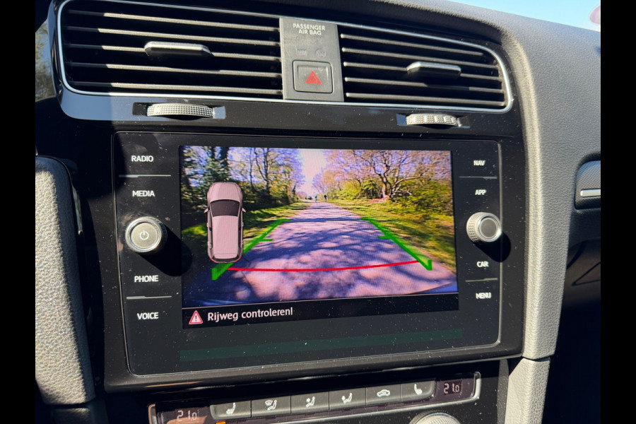 Volkswagen Golf 2.0 TSI GTI TCR | Akrapovic | Keyless | Camera |