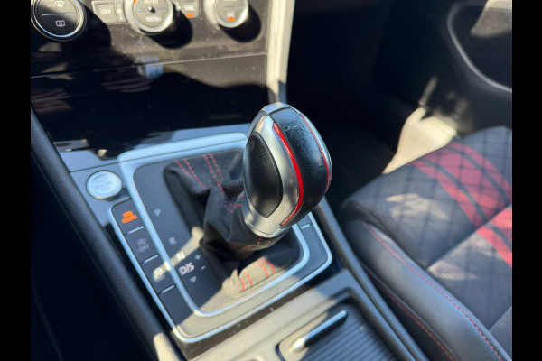 Volkswagen Golf 2.0 TSI GTI TCR | Akrapovic | Keyless | Camera |