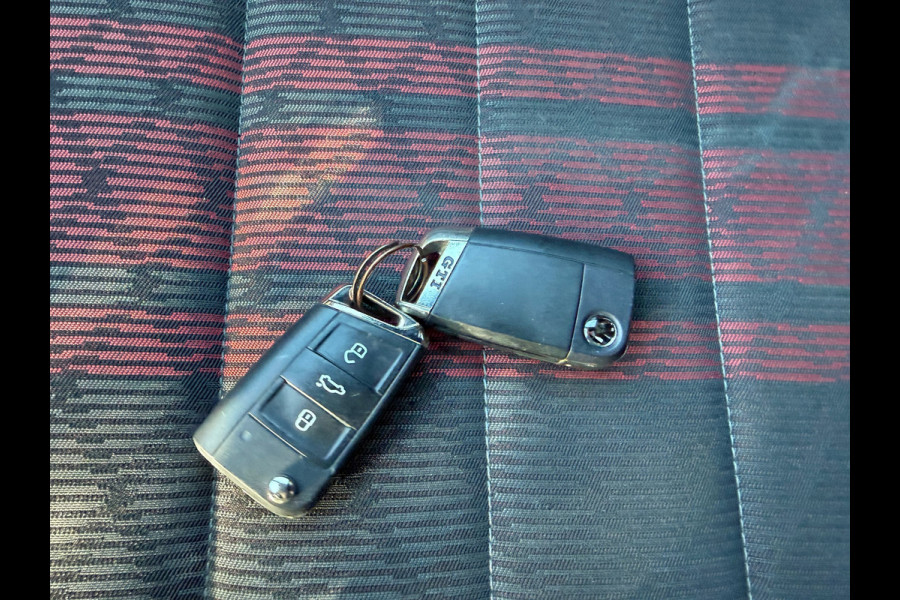 Volkswagen Golf 2.0 TSI GTI TCR | Akrapovic | Keyless | Camera |