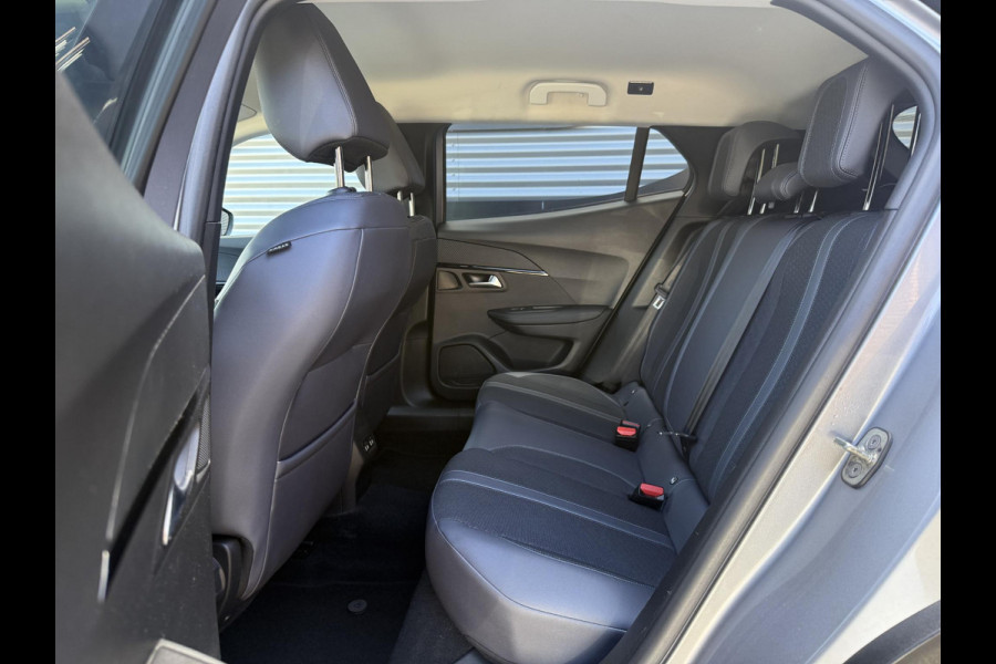 Peugeot 2008 1.2 PureTech Blue Lease Allure 2e Eigenaar|Navi|Camera|D-riem v.v. in 2026|Clima|Cruise|Carplay|APK tot 02-2028