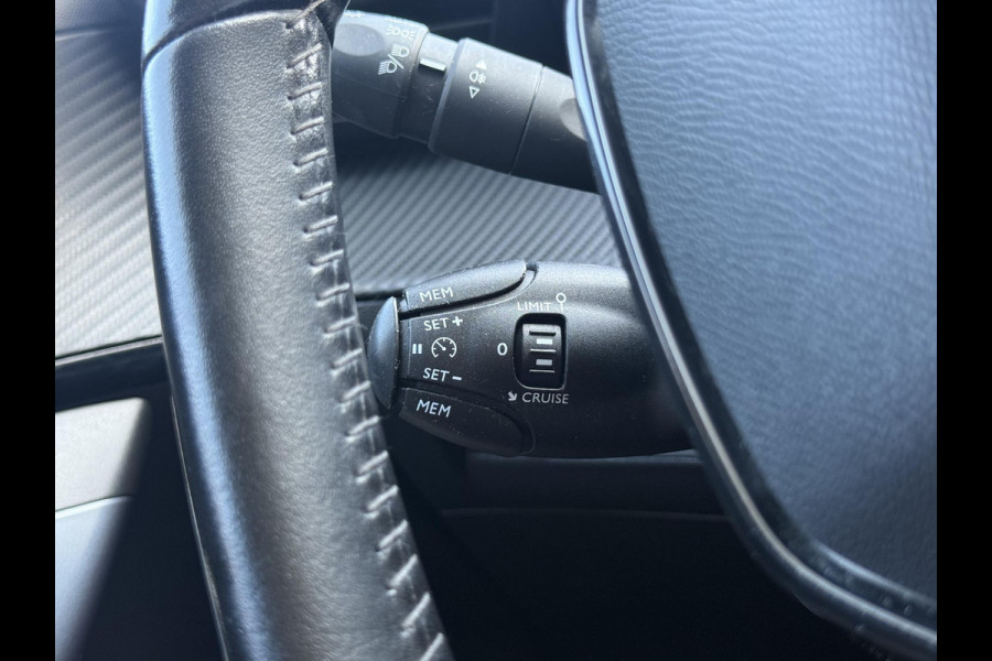 Peugeot 2008 1.2 PureTech Blue Lease Allure 2e Eigenaar|Navi|Camera|D-riem v.v. in 2026|Clima|Cruise|Carplay|APK tot 02-2028
