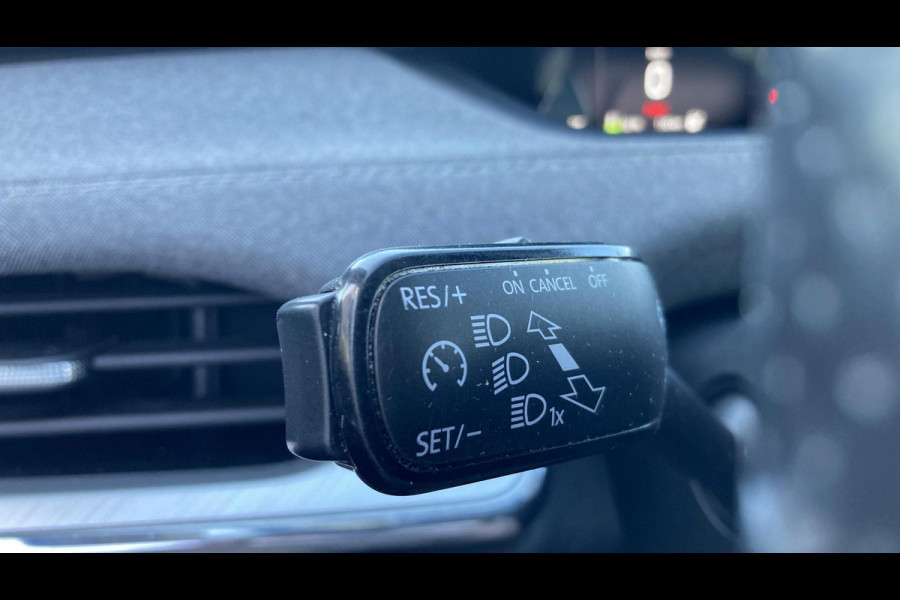 Škoda ENYAQ iV 80 Sport / Panoramadak / Warmtepomp / Trekhaak