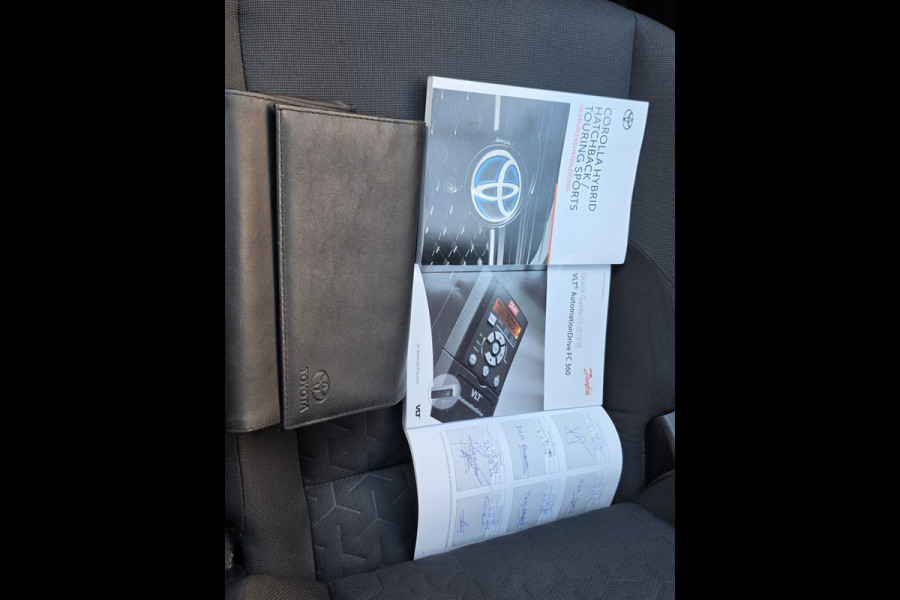 Toyota Corolla Touring Sports 1.8 Hybrid Business Automaat Camera Garantie