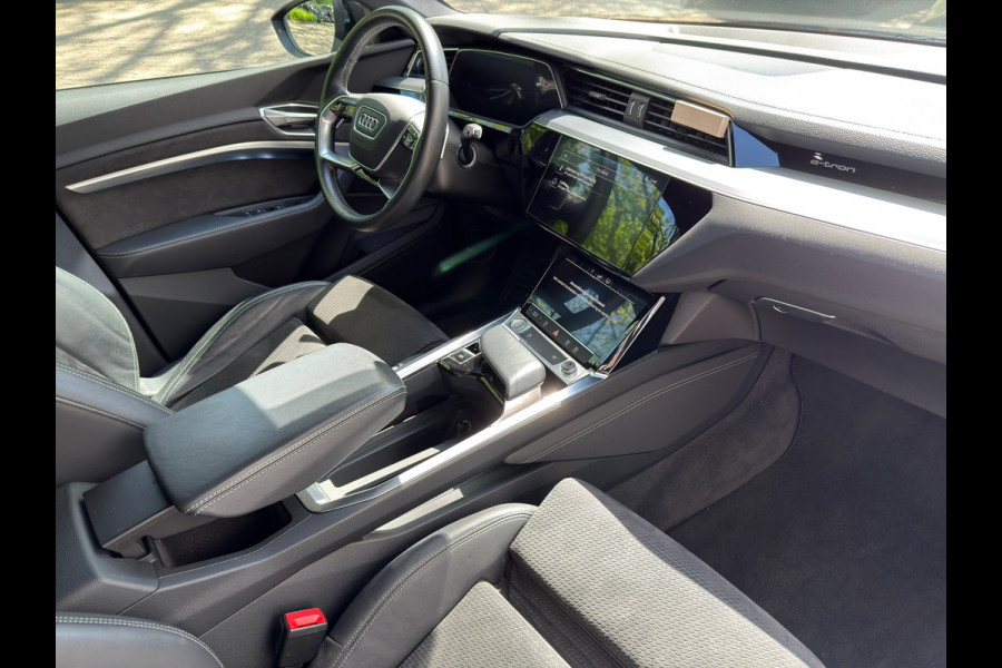 Audi e-tron 50 quattro S edition 71 kWh l S-Line l Trekhaak l Carplay l Xenon l Climate l 360 Camera l ACC l Lane Assist l VDOH l