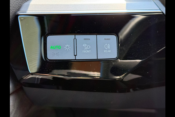 Audi e-tron 50 quattro S edition 71 kWh l S-Line l Trekhaak l Carplay l Xenon l Climate l 360 Camera l ACC l Lane Assist l VDOH l