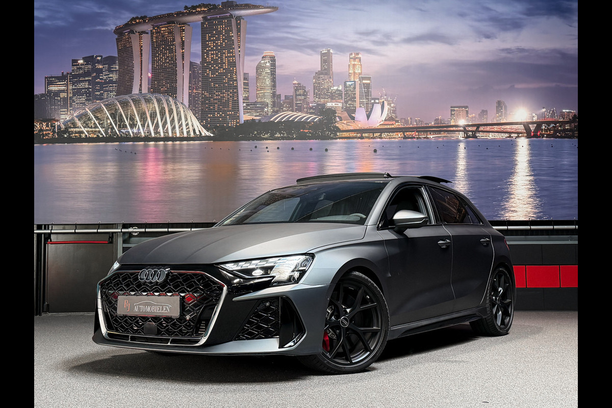 Audi RS3 Sportback 2.5 TFSI quattro |RS-Schaalstoelen|Sonos|MatteGrijs|HUD|Alcantara|Vol!