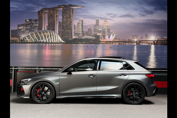 Audi RS3 Sportback 2.5 TFSI quattro |RS-Schaalstoelen|Sonos|MatteGrijs|HUD|Alcantara|Vol!