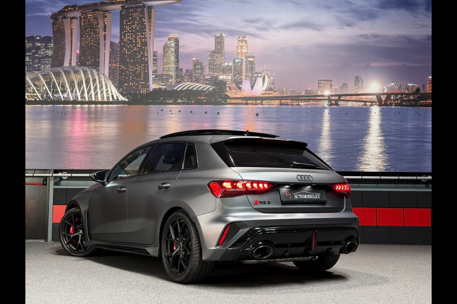 Audi RS3 Sportback 2.5 TFSI quattro |RS-Schaalstoelen|Sonos|MatteGrijs|HUD|Alcantara|Vol!