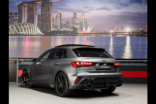 Audi RS3 Sportback 2.5 TFSI quattro |RS-Schaalstoelen|Sonos|MatteGrijs|HUD|Alcantara|Vol!