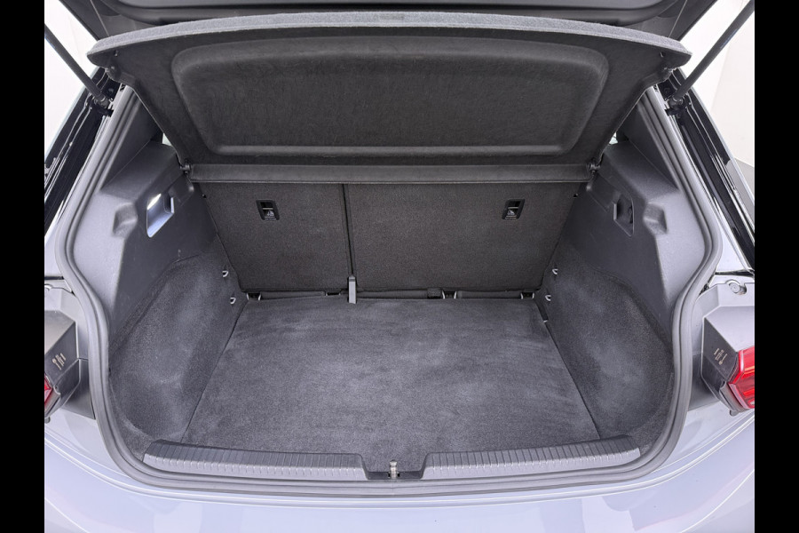 Volkswagen ID.3 First 58kWh SOH 94% Trekhaak Adap.Cruise AppConnect Navi Stoelverw. Pdc Dab Aut.Verlichting Bluetooth Ecc Isofix Led Elek.Ramen Verwarmbare Spiegels Org.NL-auto!