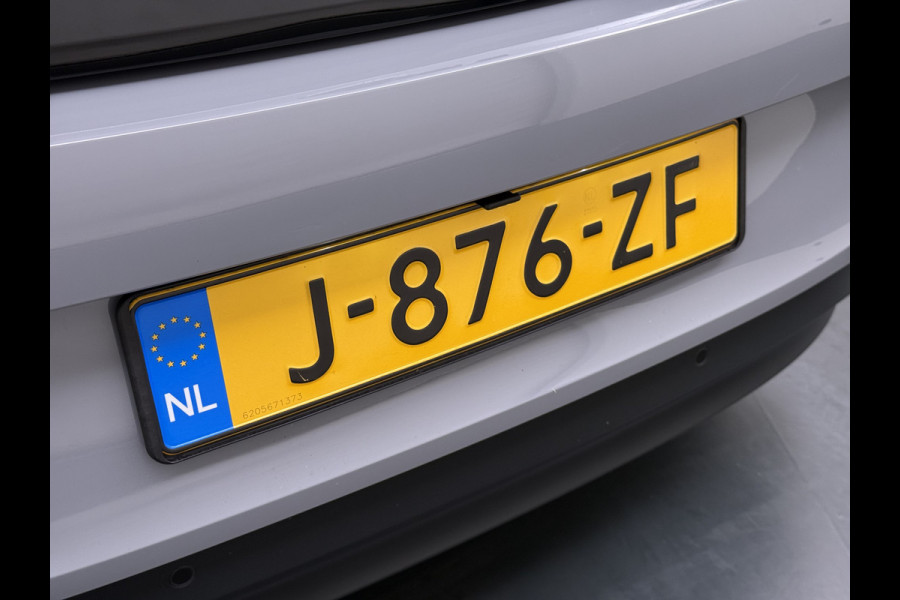 Volkswagen ID.3 First 58kWh SOH 94% Trekhaak Adap.Cruise AppConnect Navi Stoelverw. Pdc Dab Aut.Verlichting Bluetooth Ecc Isofix Led Elek.Ramen Verwarmbare Spiegels Org.NL-auto!