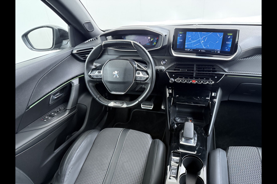 Peugeot e-2008 GT-Line EV50kWh Soh 93% 360Camera Navi Apple Carplay Android Ecc Cruise Control Keyless 1/2Leer Pdc DAB+ Bluetooth Led Connected services Verkeersbord detectie Usb PrivacyGlass 17''LM Regensensor Led Verkeersbord detectie