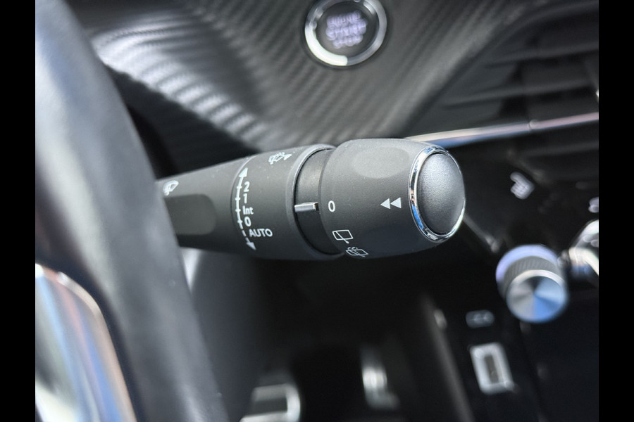 Peugeot e-2008 GT-Line EV50kWh Soh 93% 360Camera Navi Apple Carplay Android Ecc Cruise Control Keyless 1/2Leer Pdc DAB+ Bluetooth Led Connected services Verkeersbord detectie Usb PrivacyGlass 17''LM Regensensor Led Verkeersbord detectie