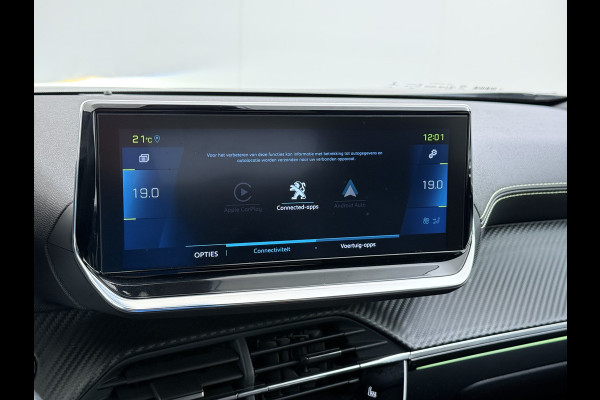Peugeot e-2008 GT-Line EV50kWh Soh 93% 360Camera Navi Apple Carplay Android Ecc Cruise Control Keyless 1/2Leer Pdc DAB+ Bluetooth Led Connected services Verkeersbord detectie Usb PrivacyGlass 17''LM Regensensor Led Verkeersbord detectie