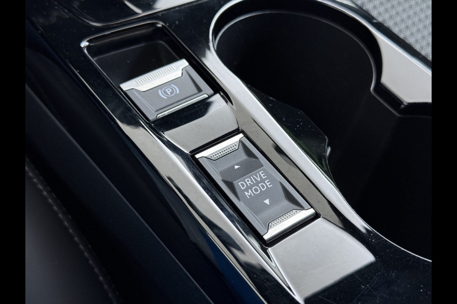 Peugeot e-2008 GT-Line EV50kWh Soh 93% 360Camera Navi Apple Carplay Android Ecc Cruise Control Keyless 1/2Leer Pdc DAB+ Bluetooth Led Connected services Verkeersbord detectie Usb PrivacyGlass 17''LM Regensensor Led Verkeersbord detectie