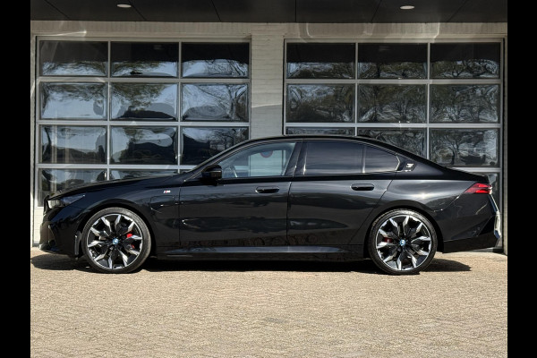 BMW 5 Serie 530e M SPORT PRO | STOELVENTILATIE | PANORAMA | HARMAN KARDON | COMFORTPACK | 21 INCH |