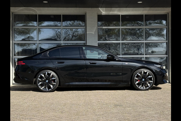 BMW 5 Serie 530e M SPORT PRO | STOELVENTILATIE | PANORAMA | HARMAN KARDON | COMFORTPACK | 21 INCH |