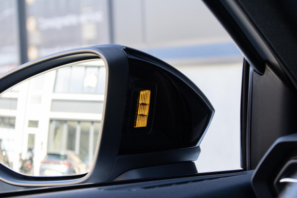 Audi A3 Sportback 40 TFSIe Sline Pano Maxton Diffuser Matrix Camera Sfeerverlichting