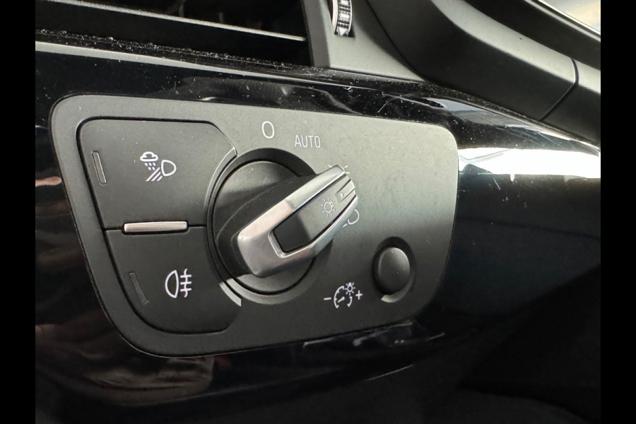 Audi A4 AVANT 40 TFSI quattro S Line Pano|Trekhaak|Sfeer|Lane