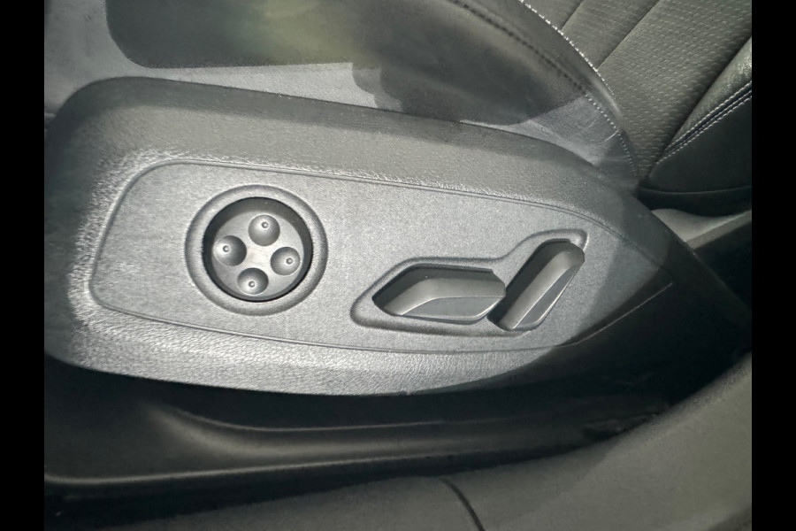 Audi A4 AVANT 40 TFSI quattro S Line Pano|Trekhaak|Sfeer|Lane