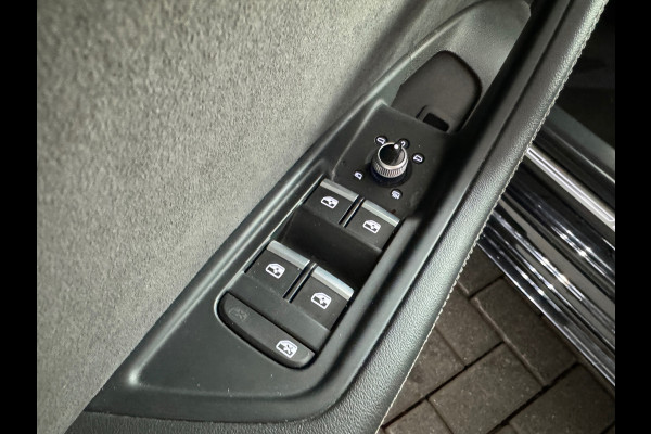 Audi A4 AVANT 40 TFSI quattro S Line Pano|Trekhaak|Sfeer|Lane