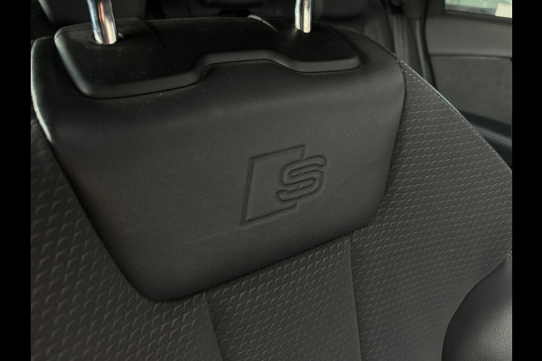 Audi A4 AVANT 40 TFSI quattro S Line Pano|Trekhaak|Sfeer|Lane