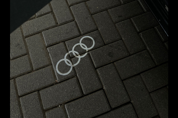 Audi A4 AVANT 40 TFSI quattro S Line Pano|Trekhaak|Sfeer|Lane