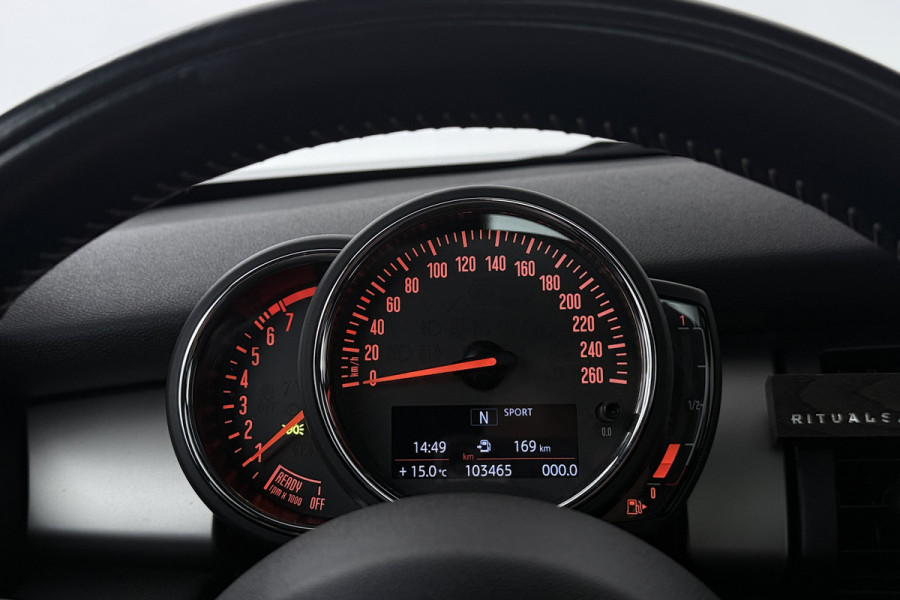 MINI Mini 1.5 Cooper Chili (PANORAMADAK, CAMERA, STOELVERWARMING, H/K AUDIO, DEALER ONDERHOUDEN)