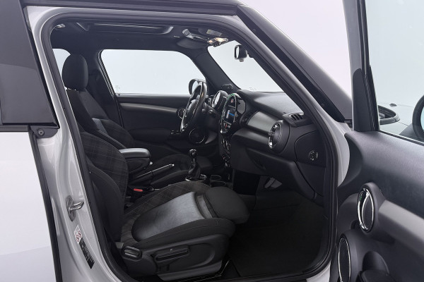 MINI Mini 1.5 Cooper Chili (PANORAMADAK, CAMERA, STOELVERWARMING, H/K AUDIO, DEALER ONDERHOUDEN)