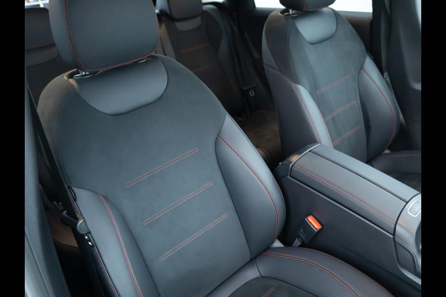 Mercedes-Benz B-Klasse 250 e AMG Line | Elec. Trekhaak | Elec. achterklep | Cruise | Camera | Stoelverwarming | Navigatie | App. connect | Sfeerverlichting
