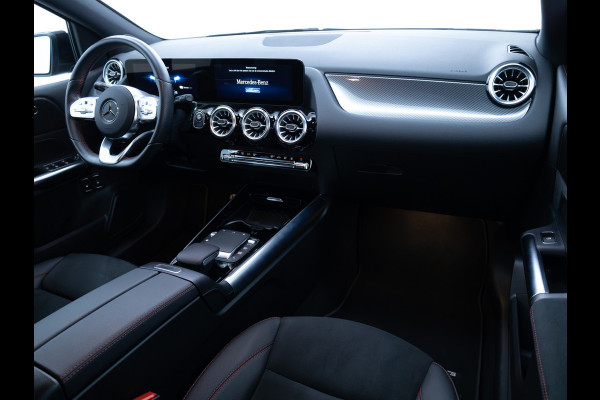 Mercedes-Benz B-Klasse 250 e AMG Line | Elec. Trekhaak | Elec. achterklep | Cruise | Camera | Stoelverwarming | Navigatie | App. connect | Sfeerverlichting