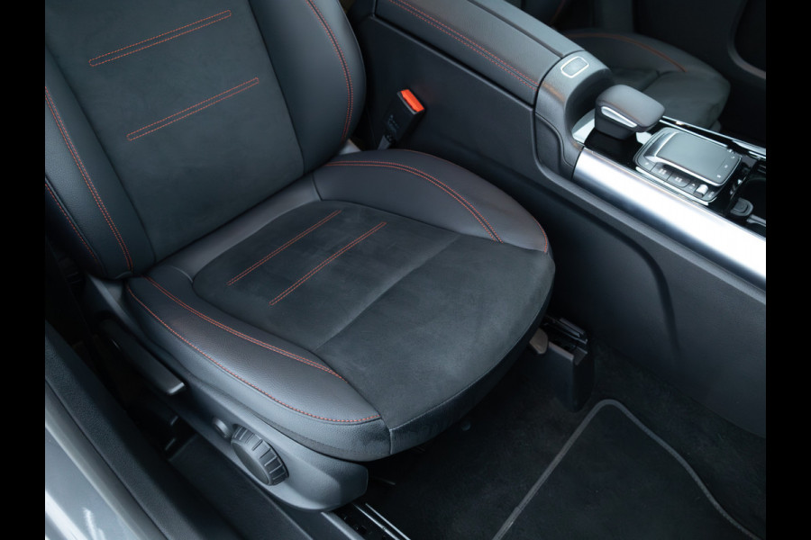 Mercedes-Benz B-Klasse 250 e AMG Line | Elec. Trekhaak | Elec. achterklep | Cruise | Camera | Stoelverwarming | Navigatie | App. connect | Sfeerverlichting